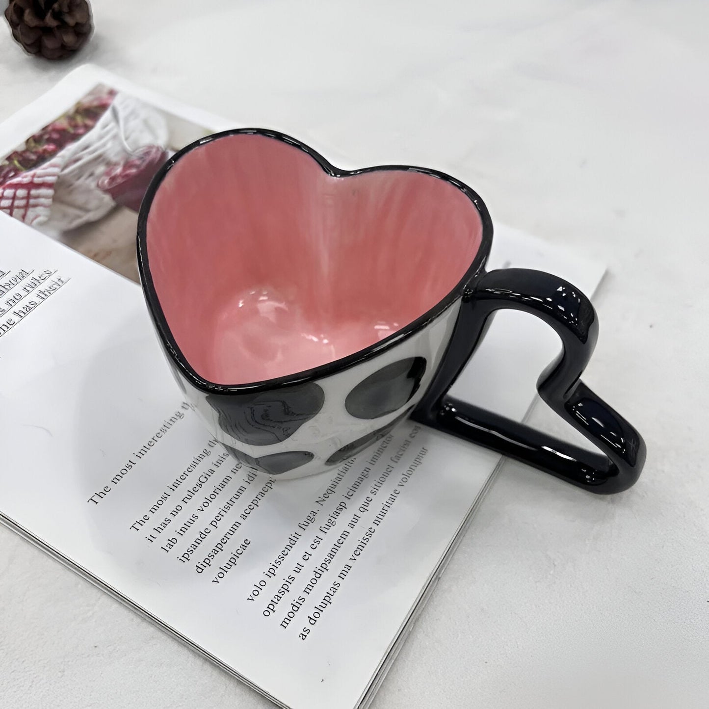 Herzförmige Porzellan-Kaffeetasse