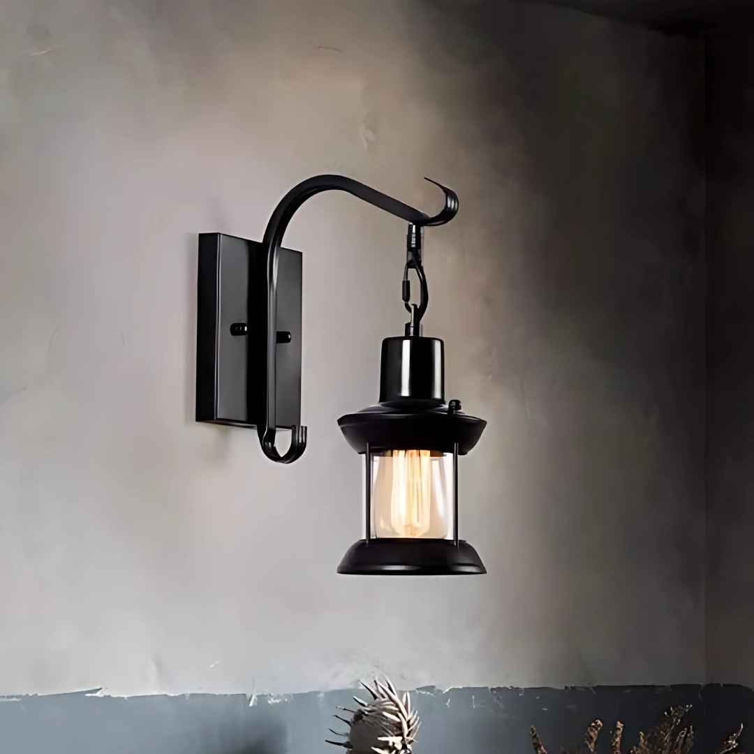 Wandleuchte mit vintage Glas-Schirm Design