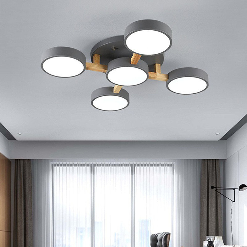 LED-Deckenleuchte mit modernem Holzdesign