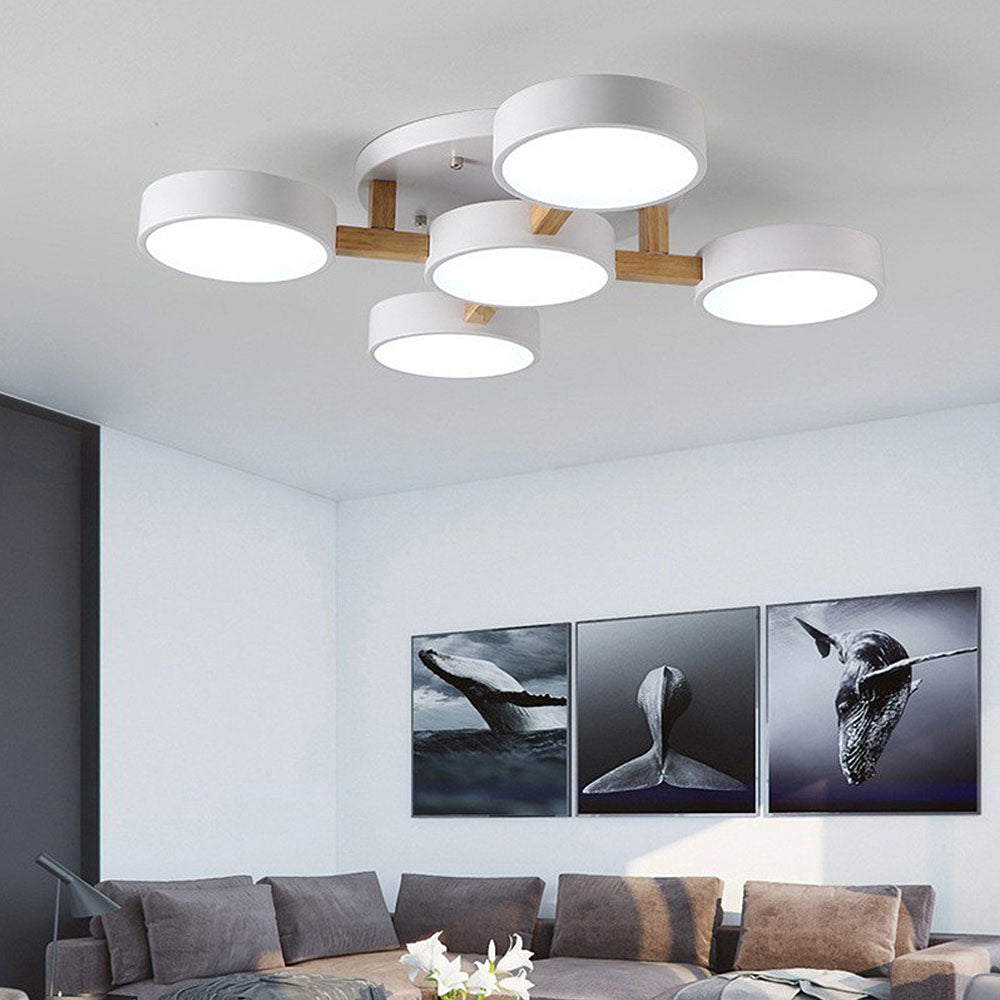 LED-Deckenleuchte mit modernem Holzdesign