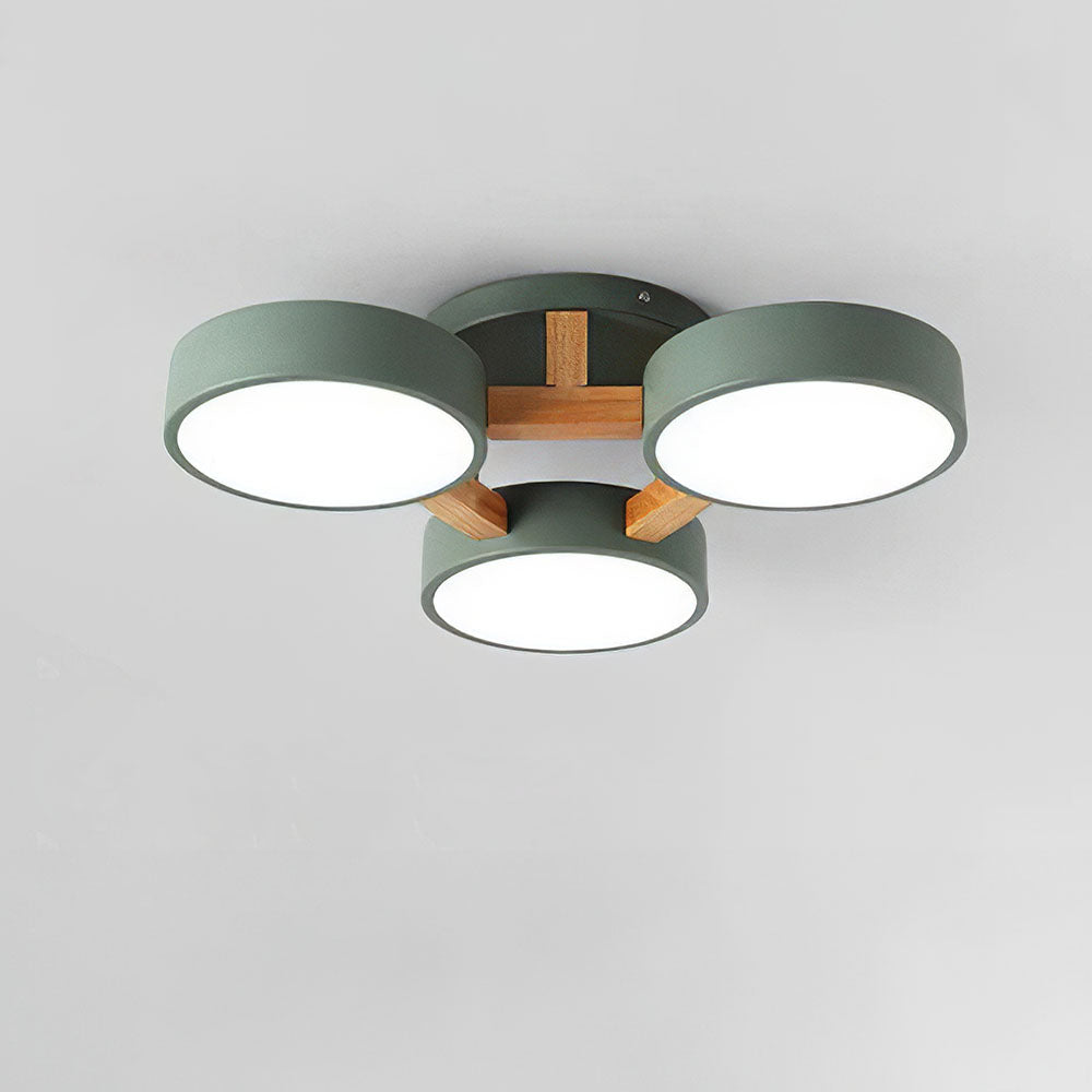 LED-Deckenleuchte mit modernem Holzdesign