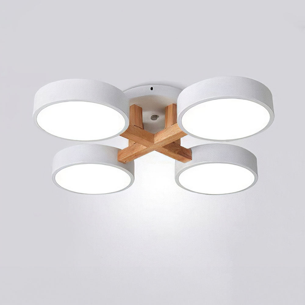 LED-Deckenleuchte mit modernem Holzdesign