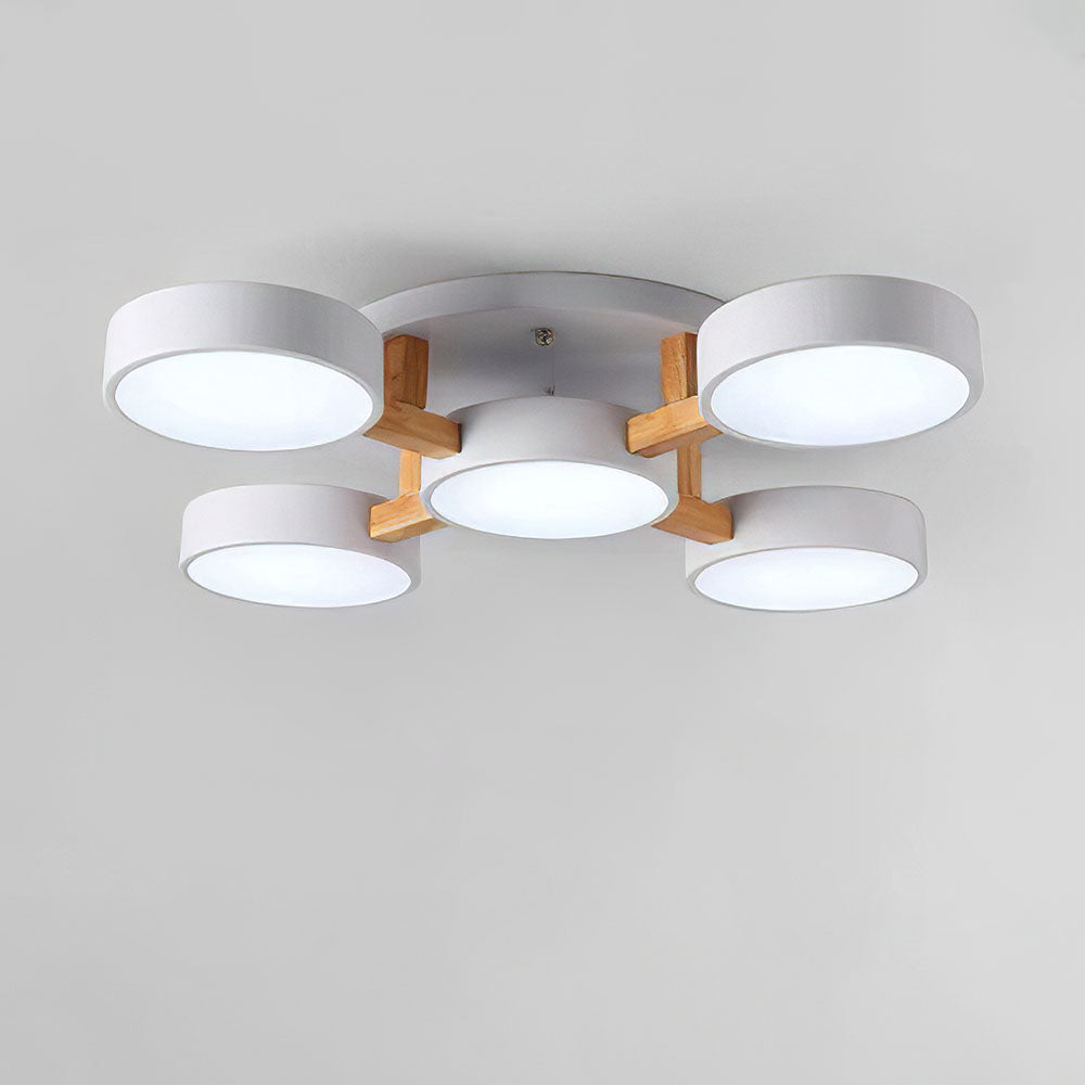 LED-Deckenleuchte mit modernem Holzdesign