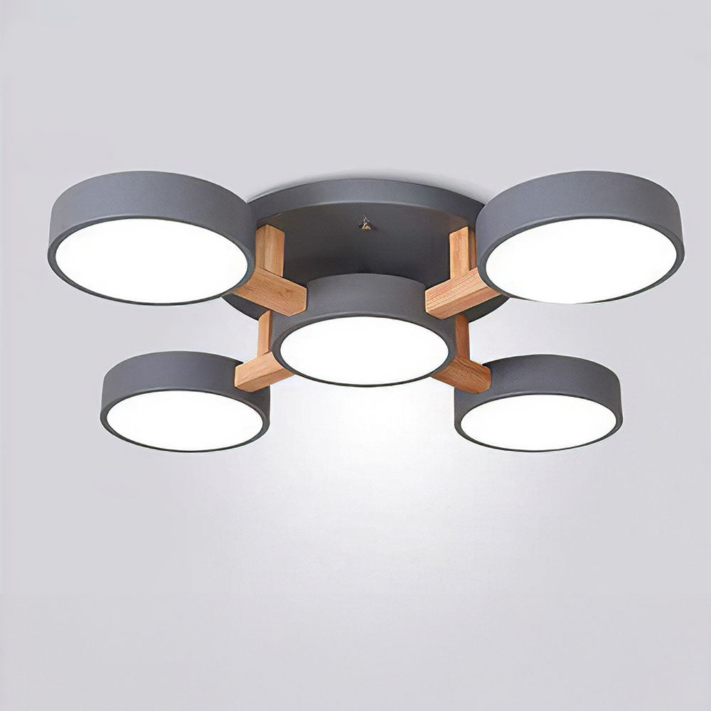 LED-Deckenleuchte mit modernem Holzdesign