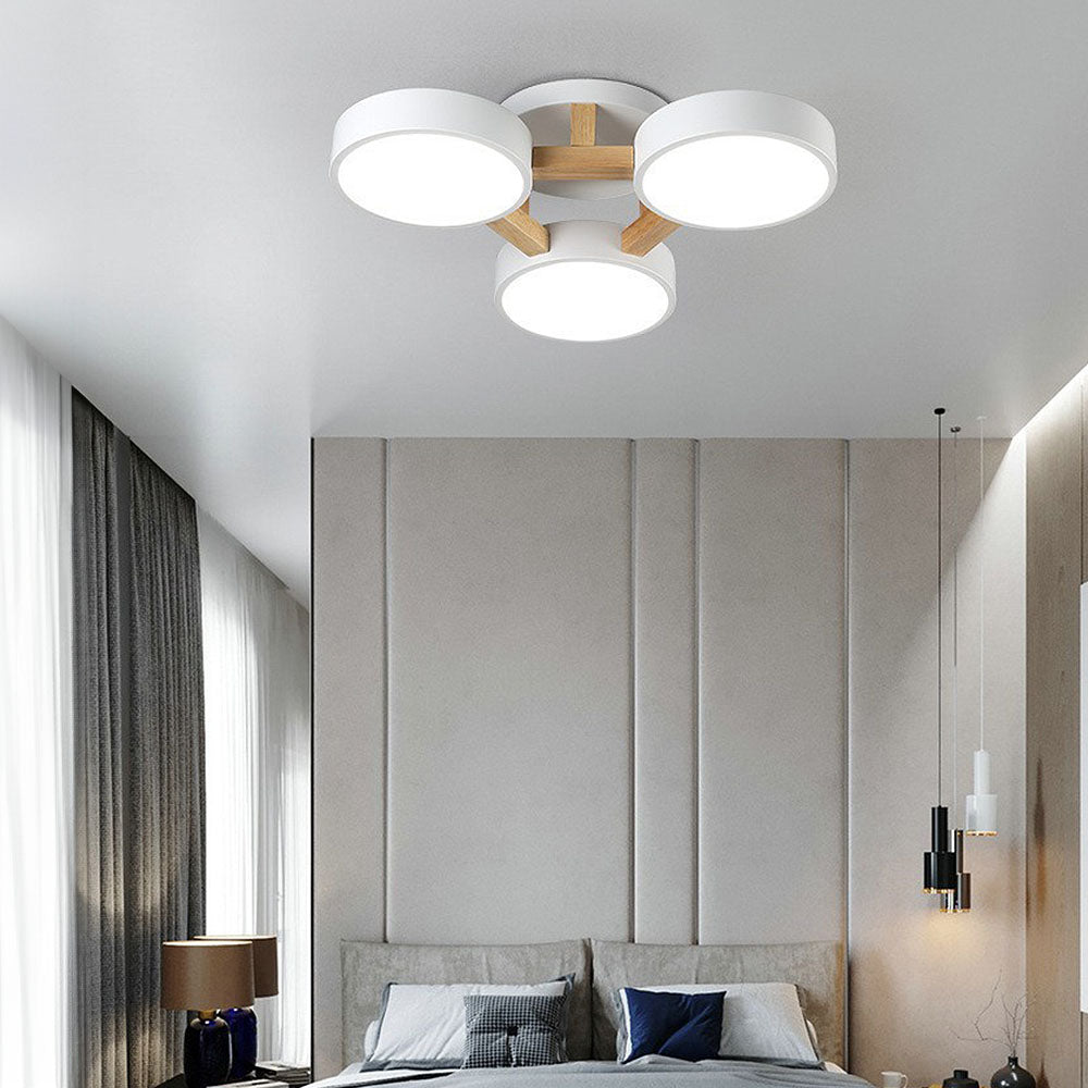 LED-Deckenleuchte mit modernem Holzdesign