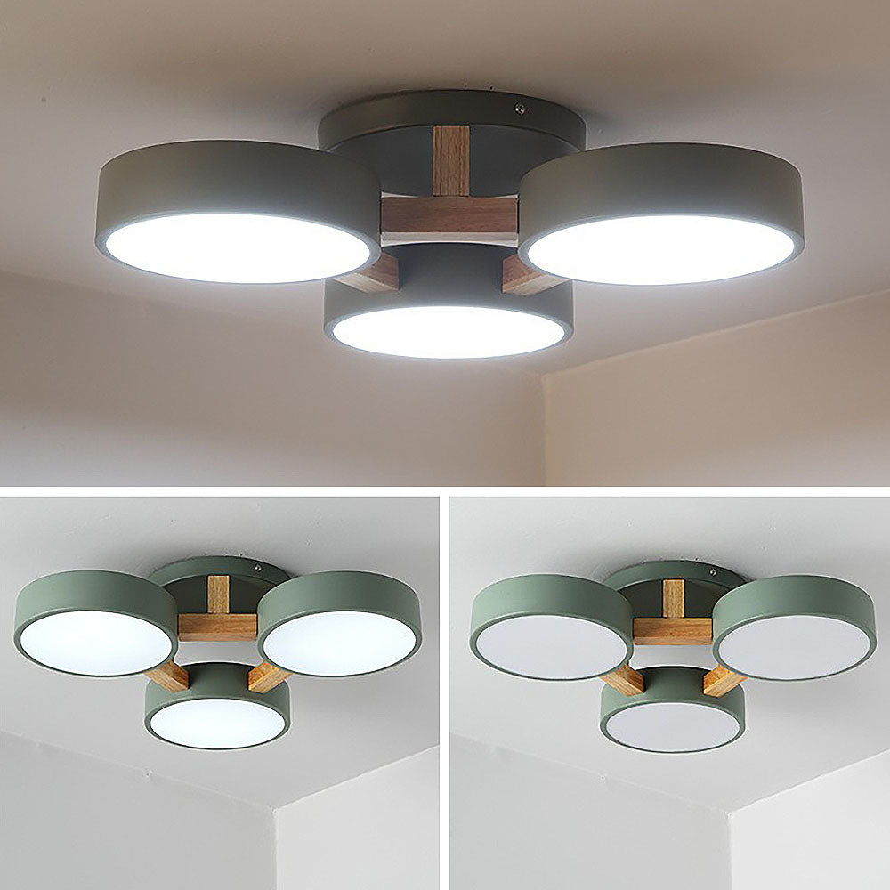 LED-Deckenleuchte mit modernem Holzdesign