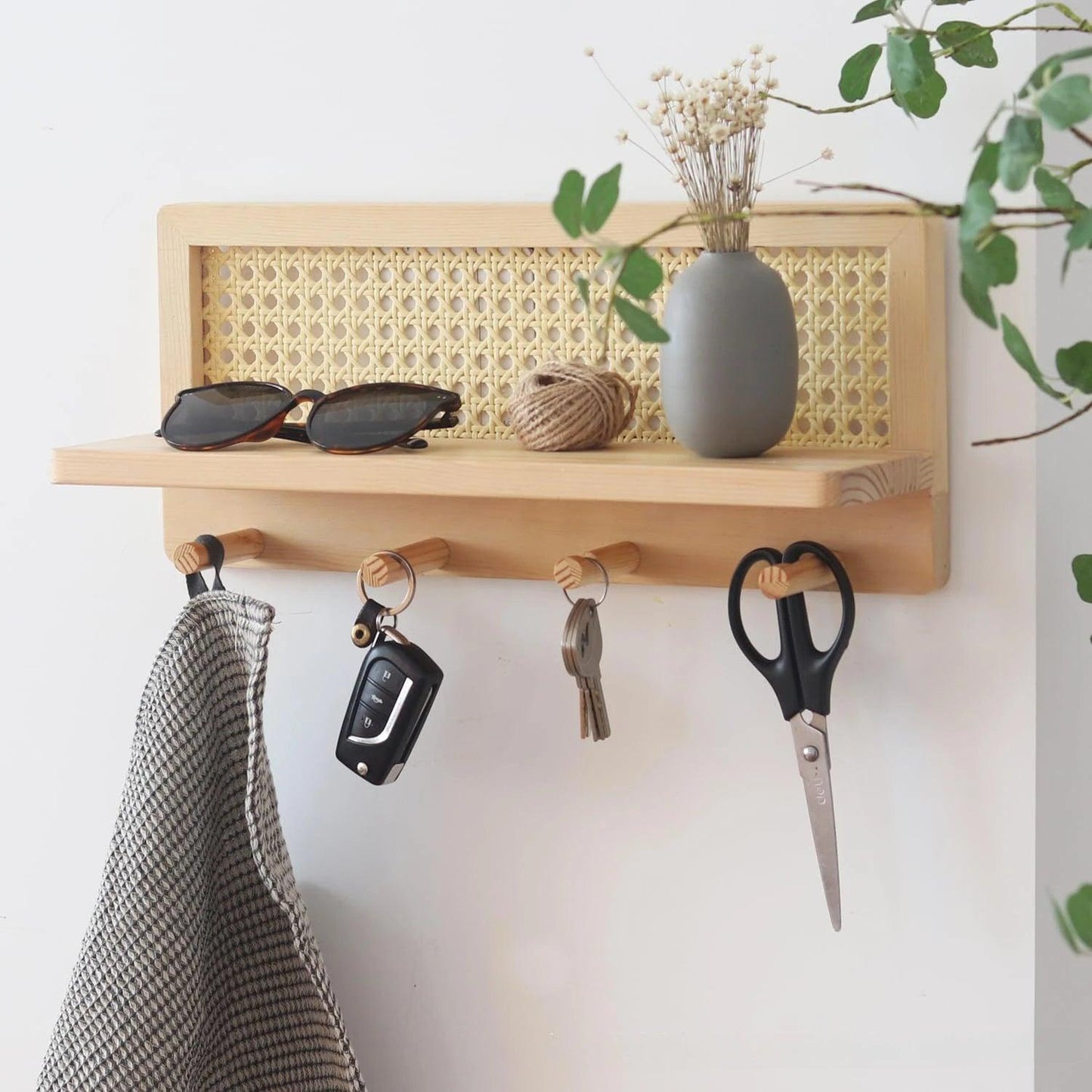 Design-Wandregal mit Haken – Minimalismus für Bad & Küche