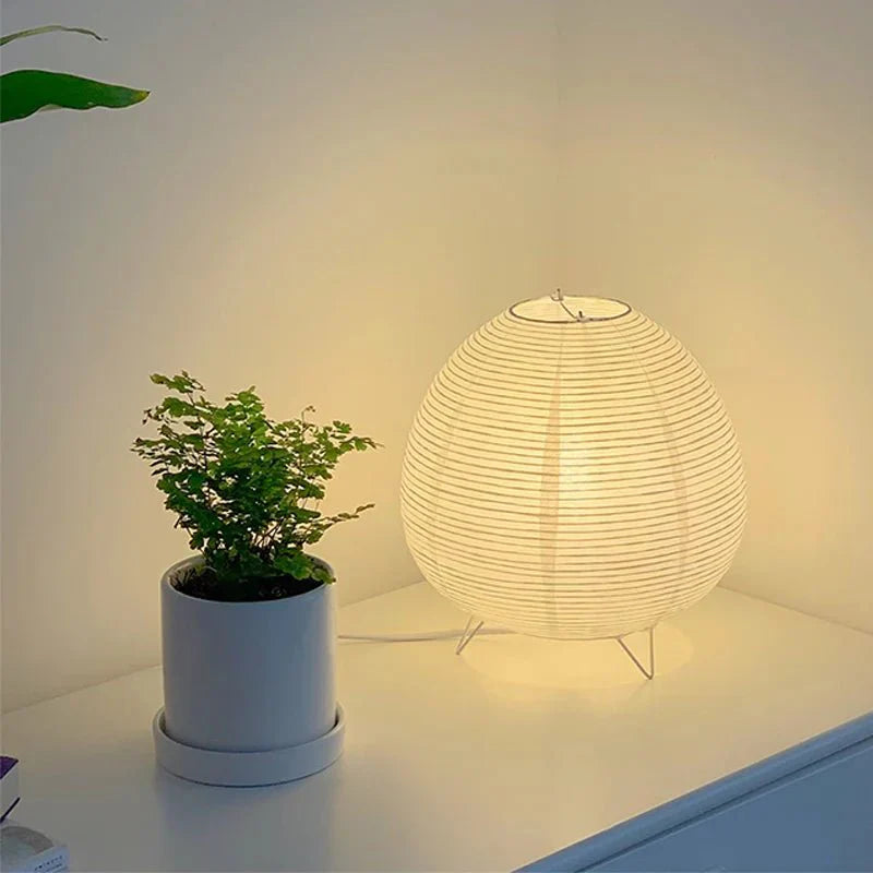 ZenGlow – Elegante Tischlampe im Wabi Sabi Stil für ein entspannendes Interieur
