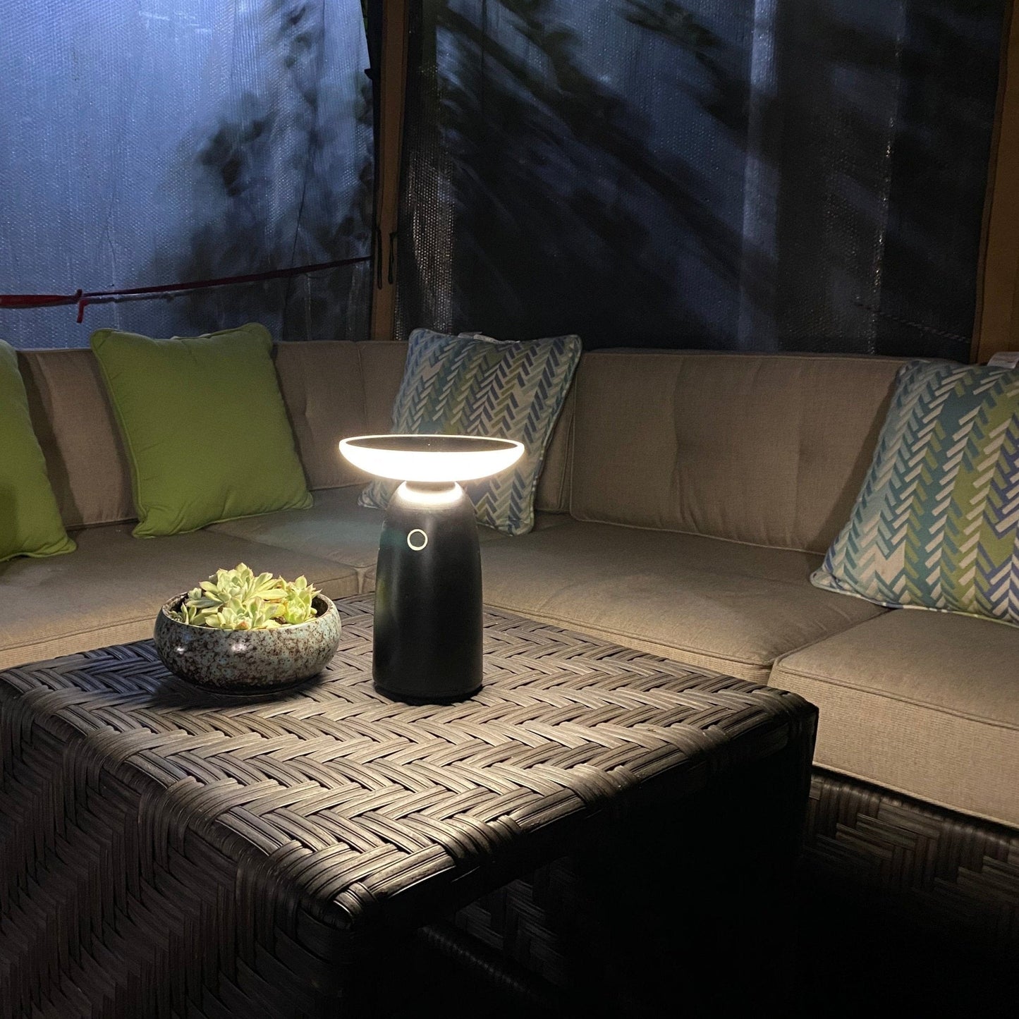Drahtlose Tischlampe mit einstellbarer Helligkeit und Solarenergie
