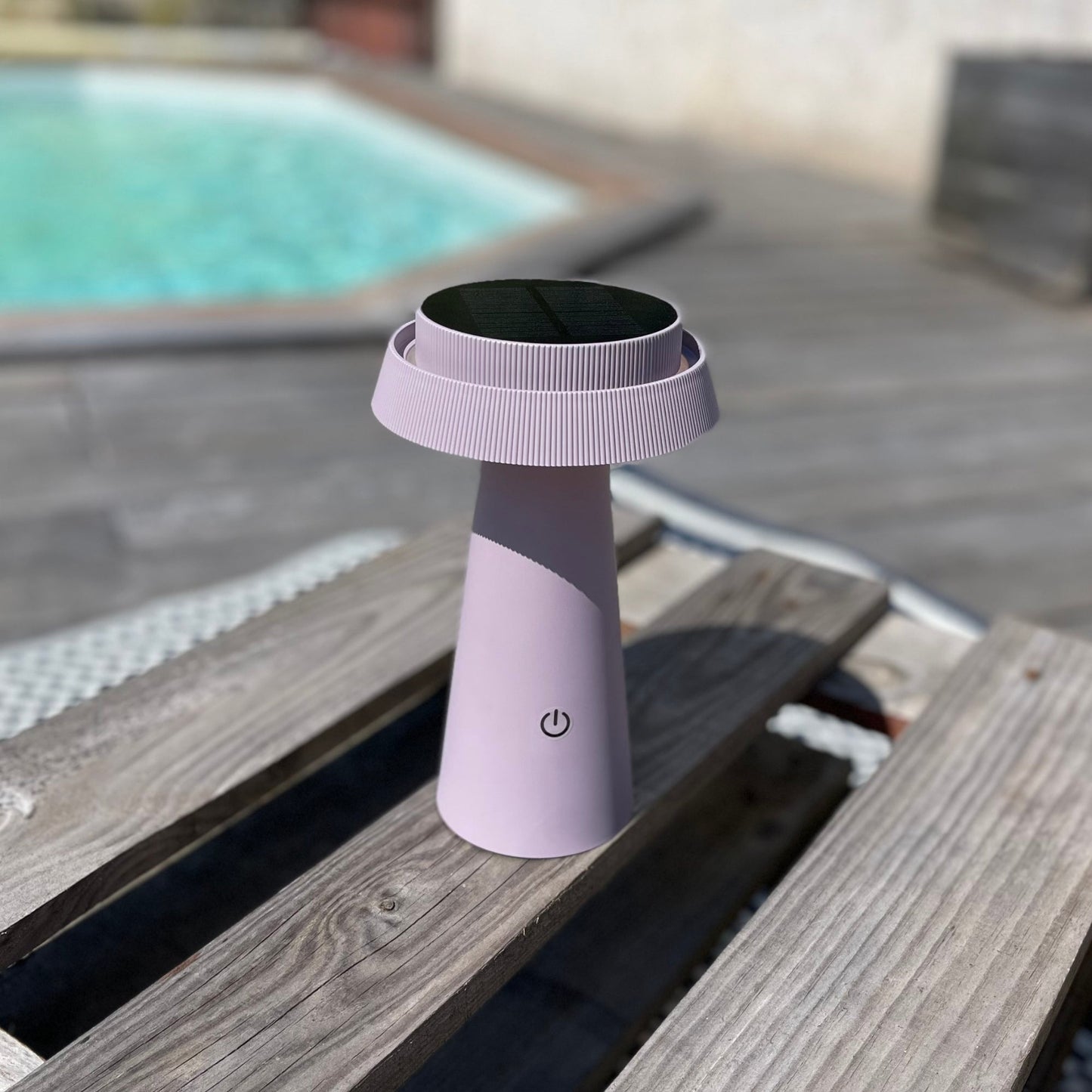 Solar-Wandleuchte für den Außenbereich mit einstellbarer Helligkeit für Garten und Terrasse