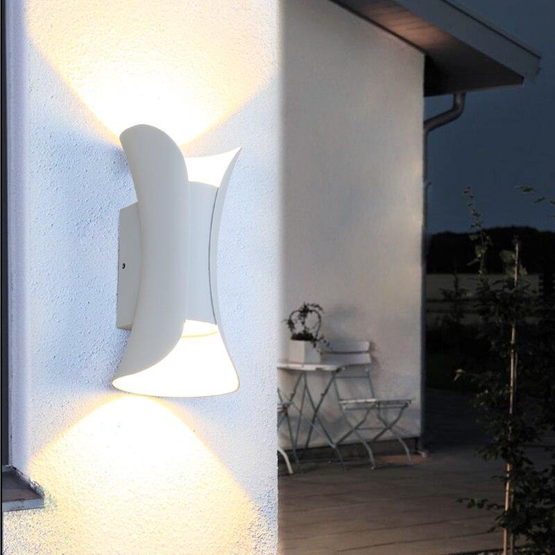 LustriaGlow – Stilvolle Außenwandleuchte mit wetterfestem Design