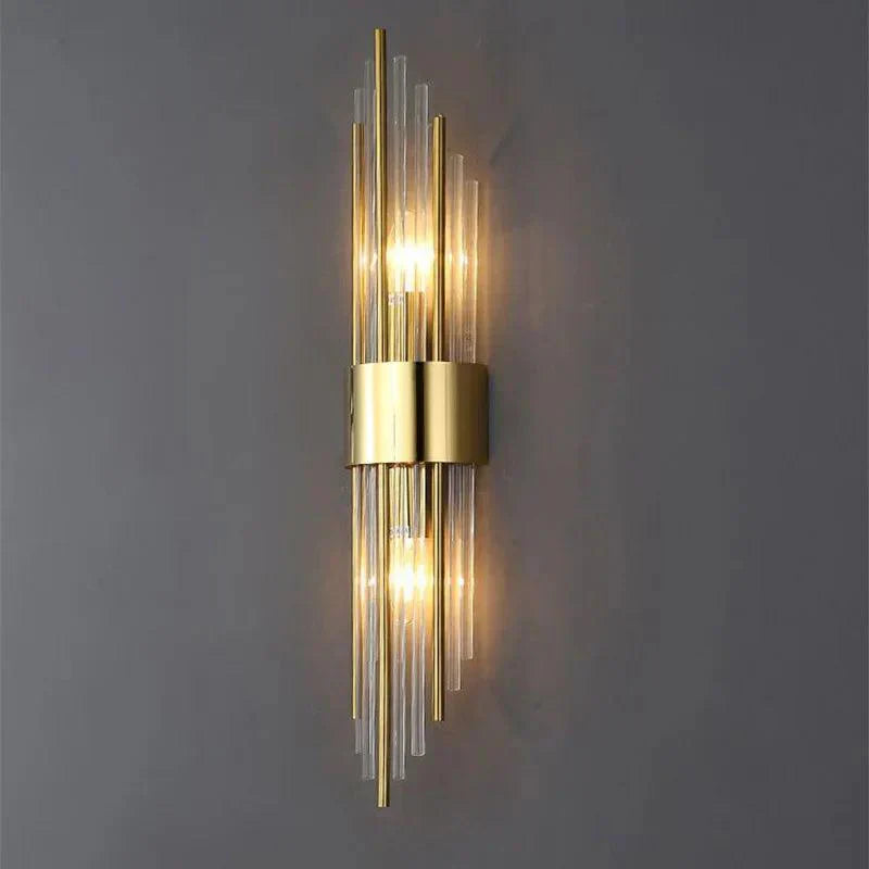CrystalDazzle | Innovative Kristallwandlampe mit einem goldenen Akzent