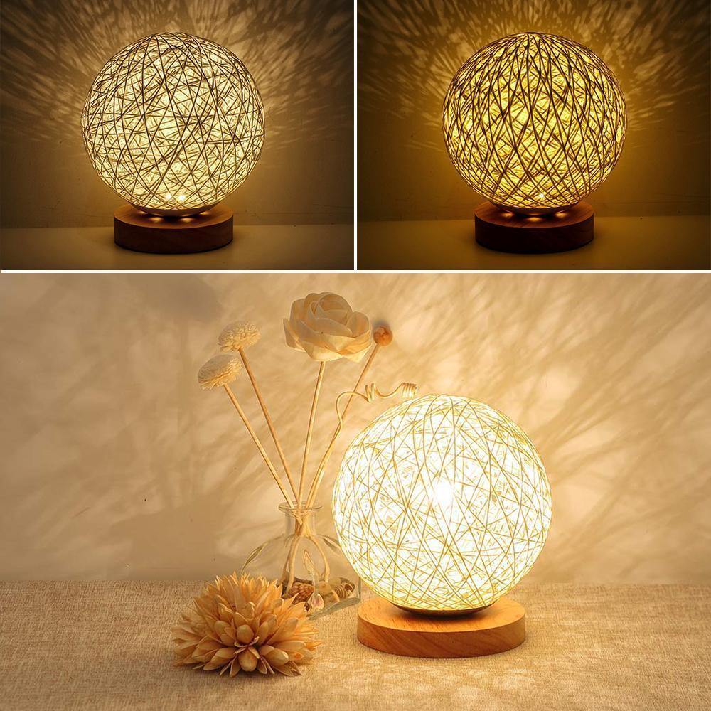 LunaGlow – Verzaubernde Tischlampe mit handgemachten Details und Holzfuß