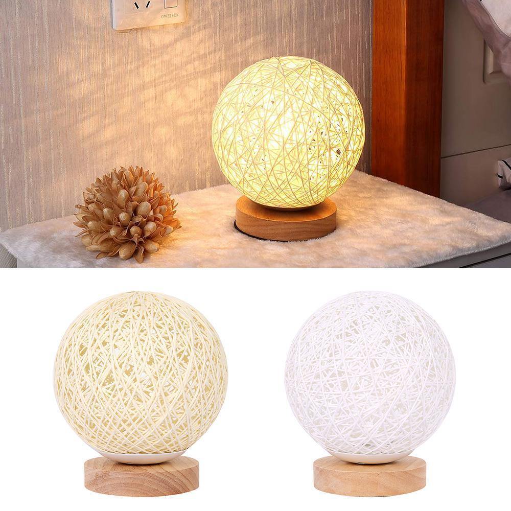 LunaGlow – Verzaubernde Tischlampe mit handgemachten Details und Holzfuß