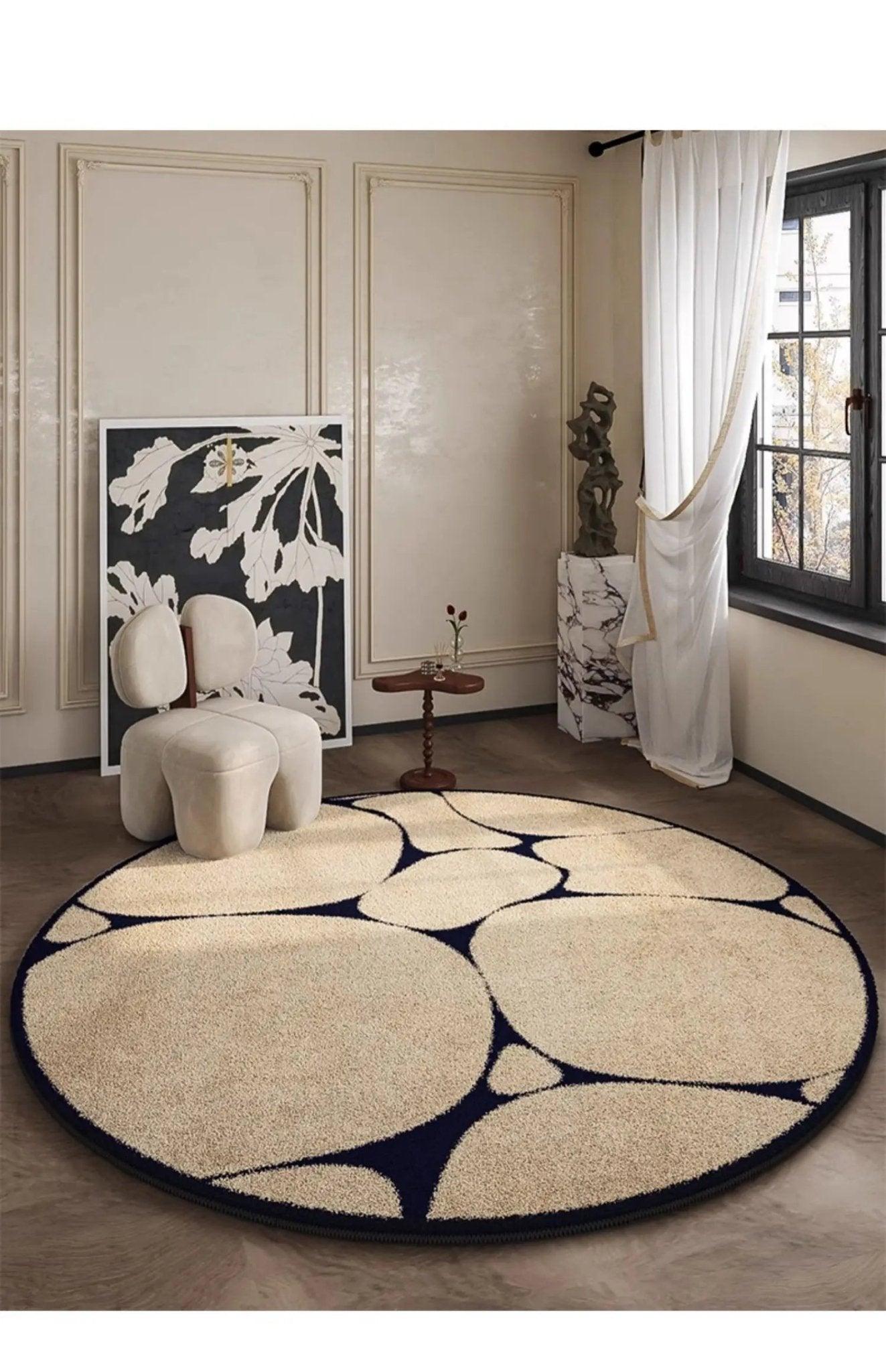 Luxuriöser runder Teppich im französischen Stil mit schwarzem Muster │ Moderne, großflächige Plüschteppiche für zu Hause