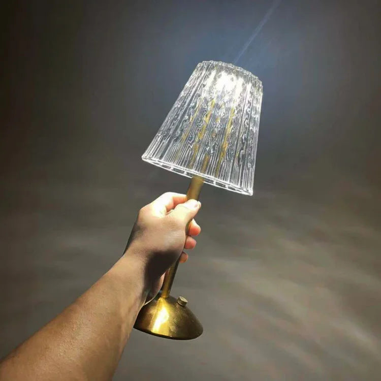 CrystalGlow – Drahtlose Tischlampe mit luxuriösem Kristall-Design