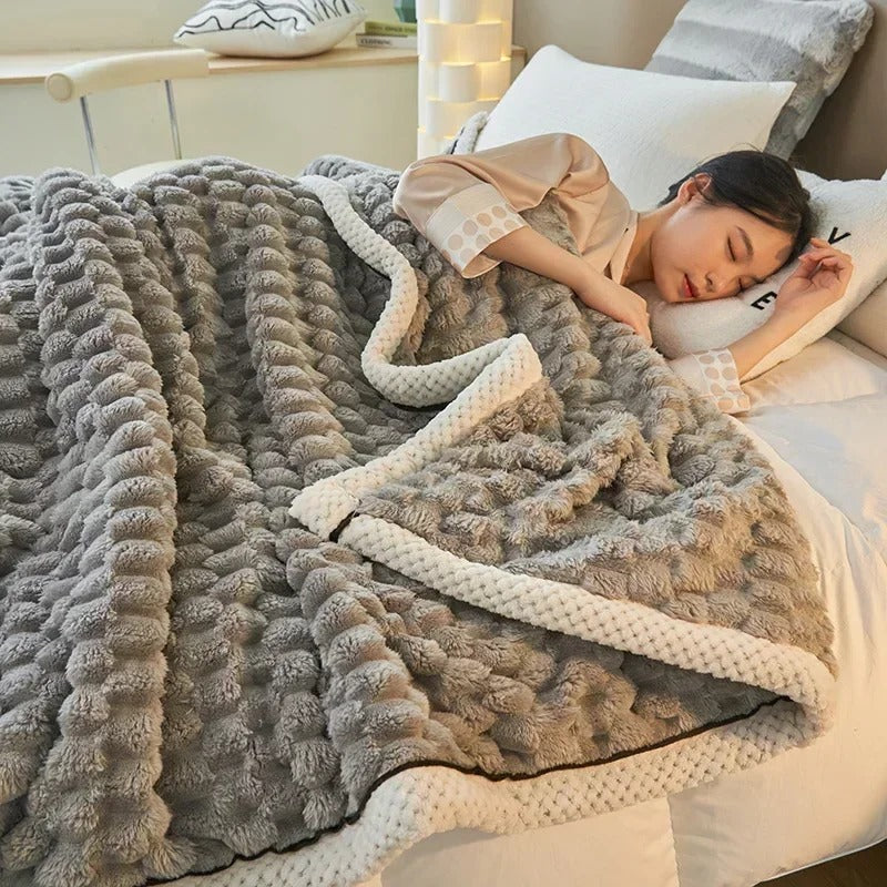 Garduru - Dicke Herbst-Veloursdecke für Bett