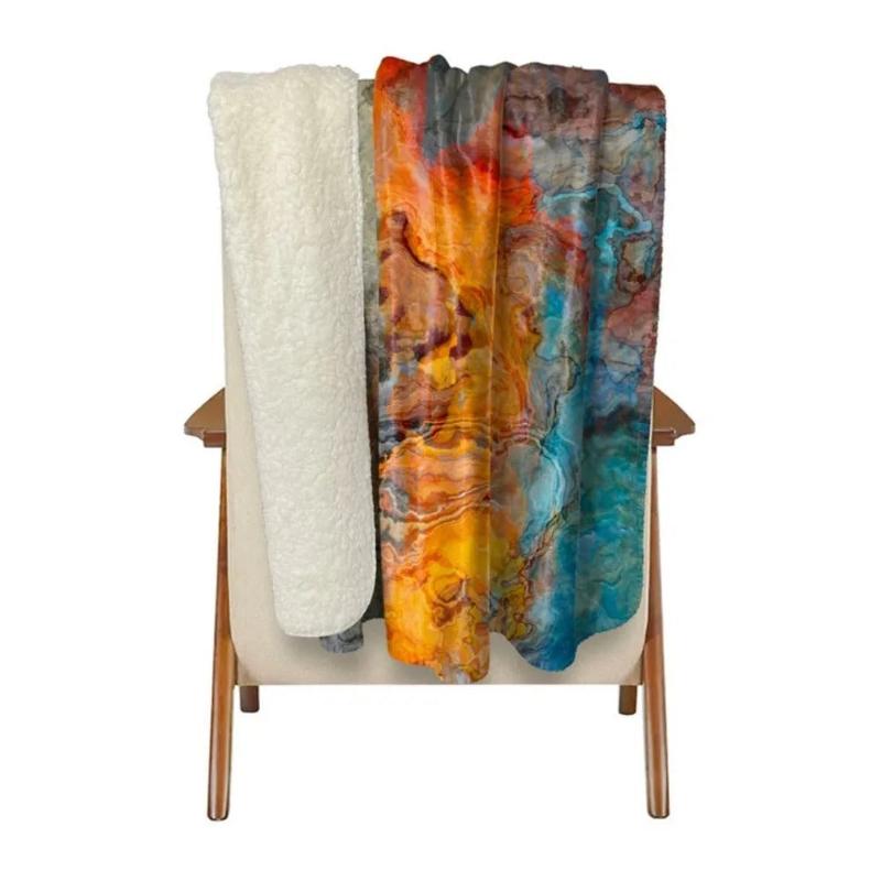 Fleece-Decke mit modernem abstraktem Design für gemütliche Wohnkultur