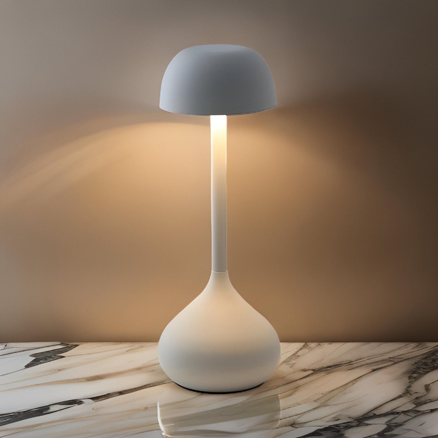 Minimale Dimm-Tischlampe