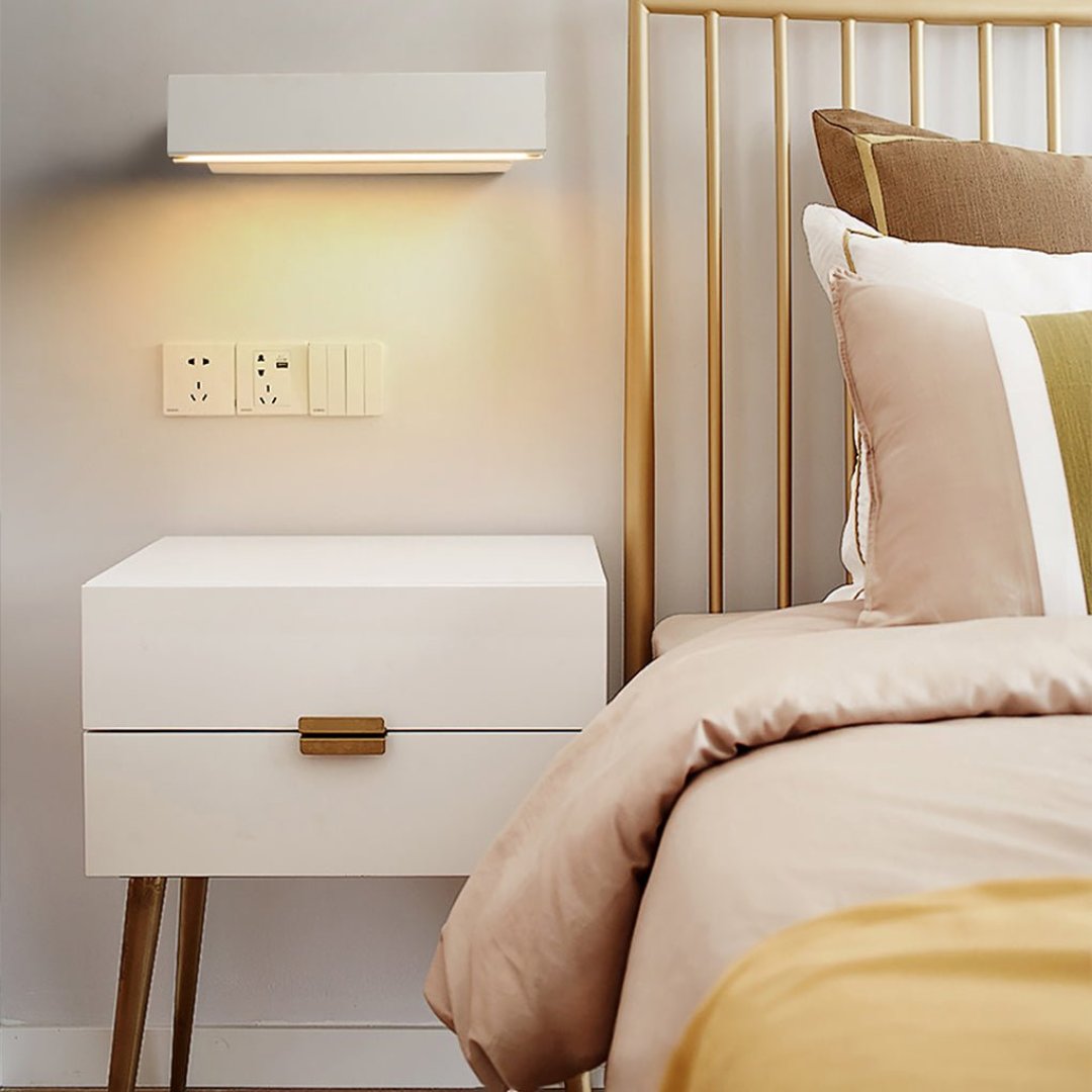 LuxeGlow Rotierbare LED-Wandlampe – Minimalistische verstellbare Beleuchtung