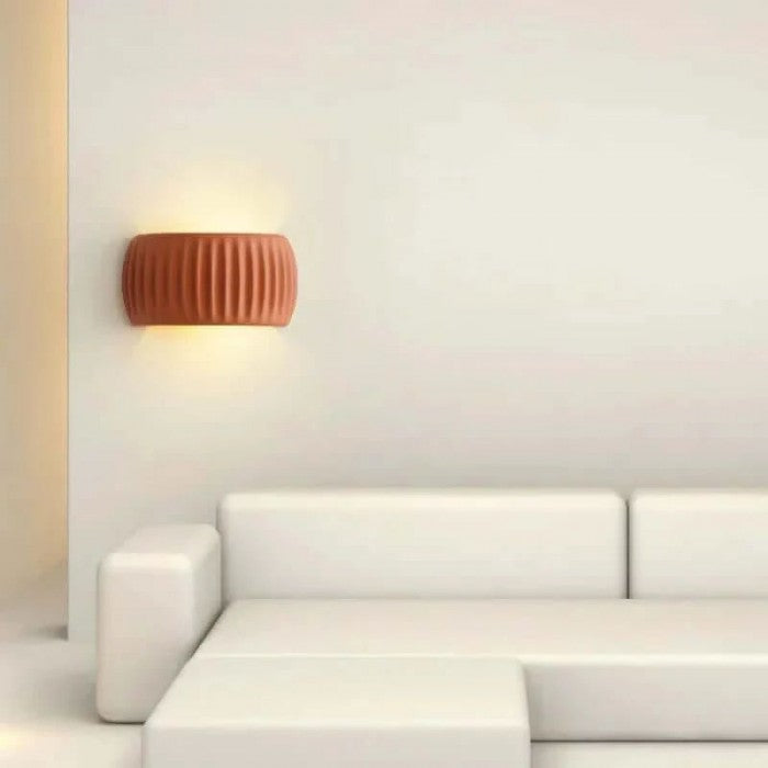 RibbedGlow – Luxus Wandleuchte mit moderner Eleganz