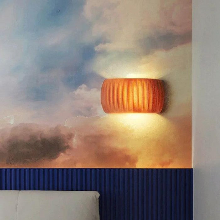 RibbedGlow – Luxus Wandleuchte mit moderner Eleganz