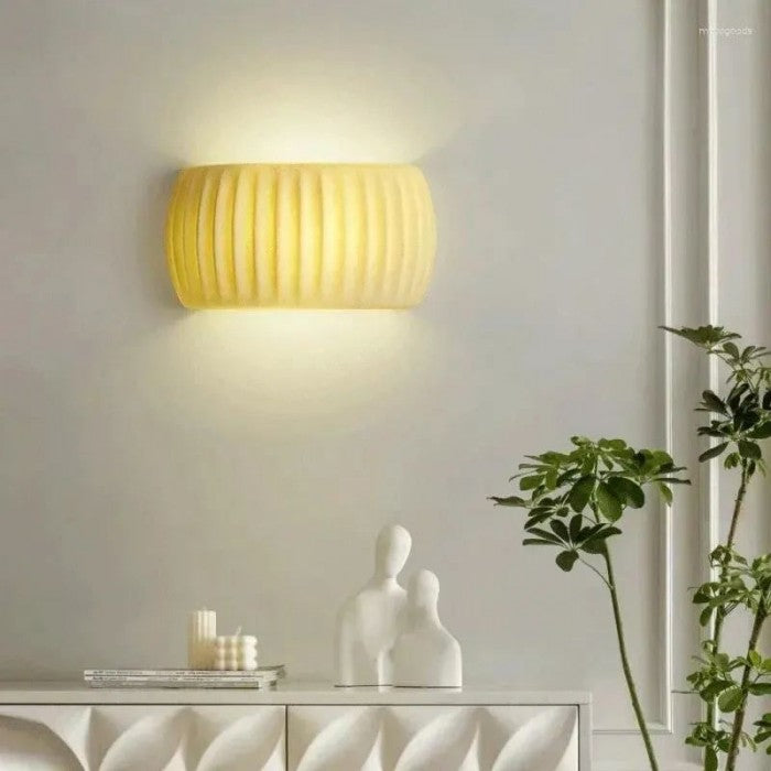 RibbedGlow – Luxus Wandleuchte mit moderner Eleganz