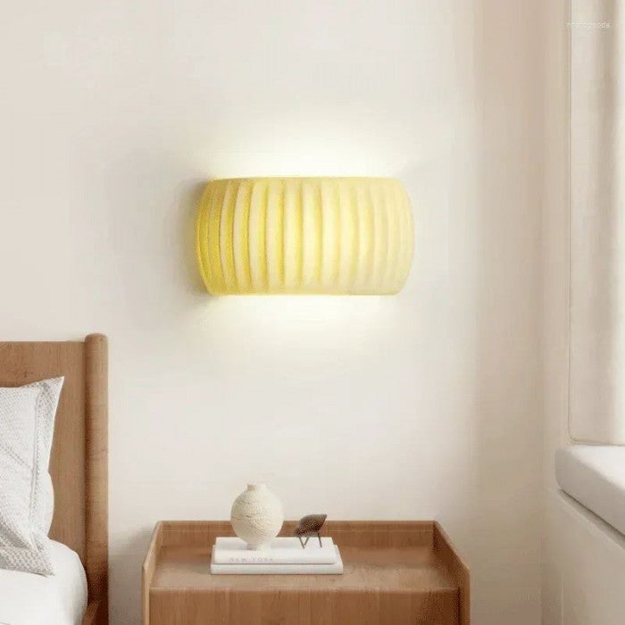 RibbedGlow – Luxus Wandleuchte mit moderner Eleganz