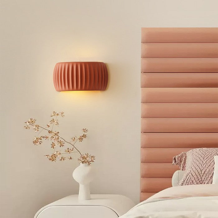 RibbedGlow – Luxus Wandleuchte mit moderner Eleganz