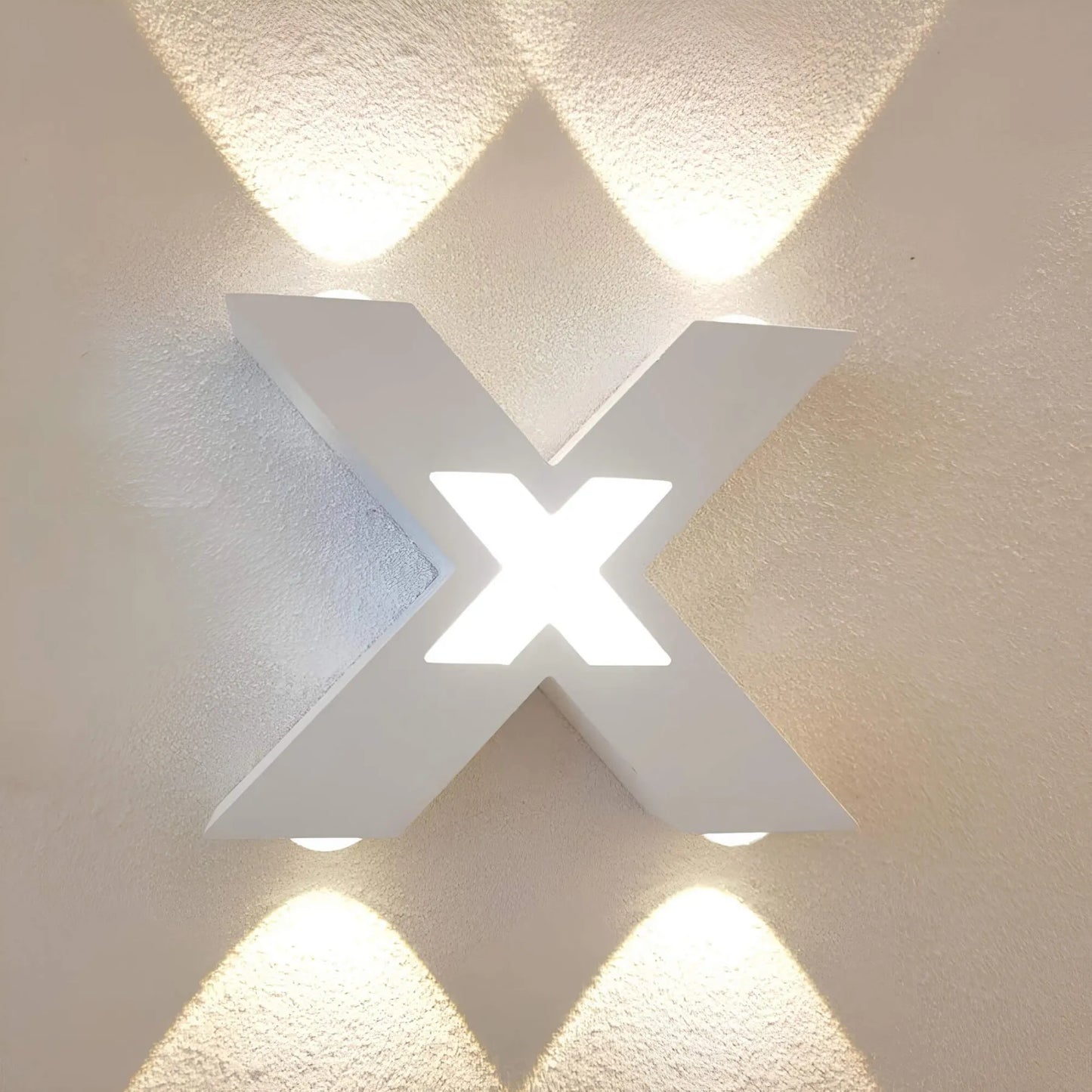 Garduru X-förmige Außen-Wandlampe – Stilvolle, blendfreie Beleuchtung