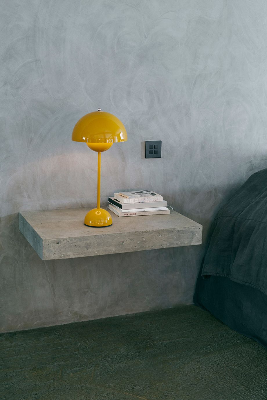 Garduru | Tischlampe mit Retro-Lampenschirm