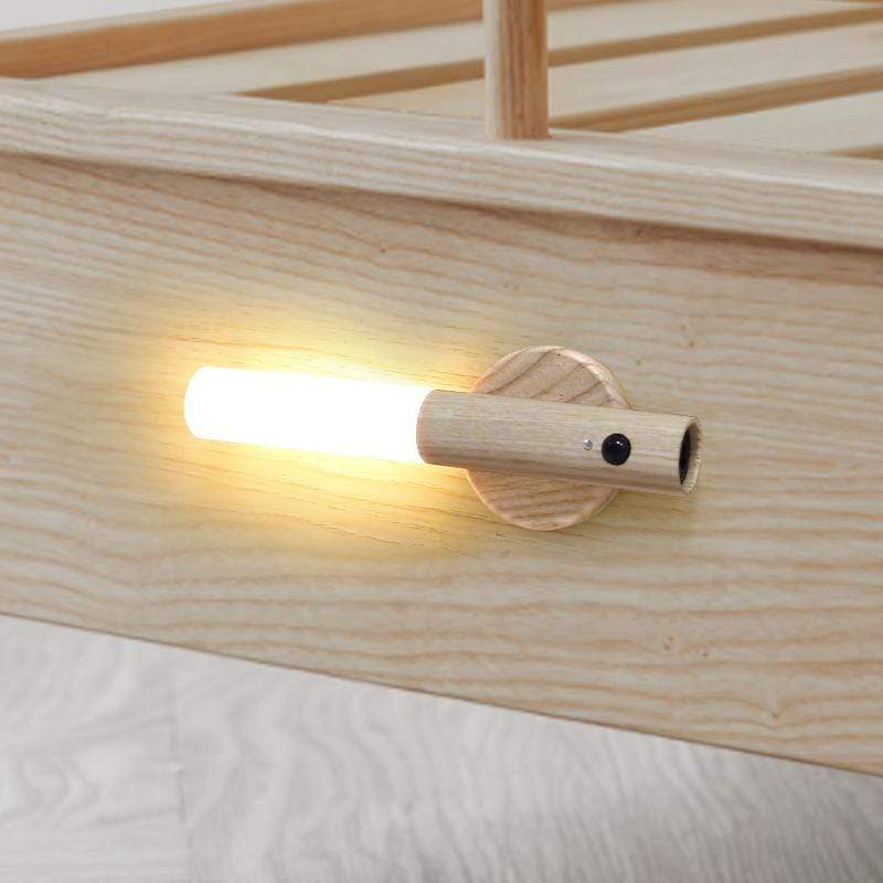 LightSense – Minimalistische Bewegungsmelderlampe mit magnetischer Befestigung