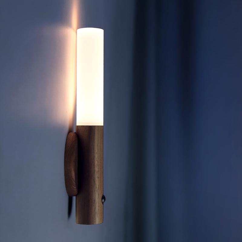 LightSense – Minimalistische Bewegungsmelderlampe mit magnetischer Befestigung