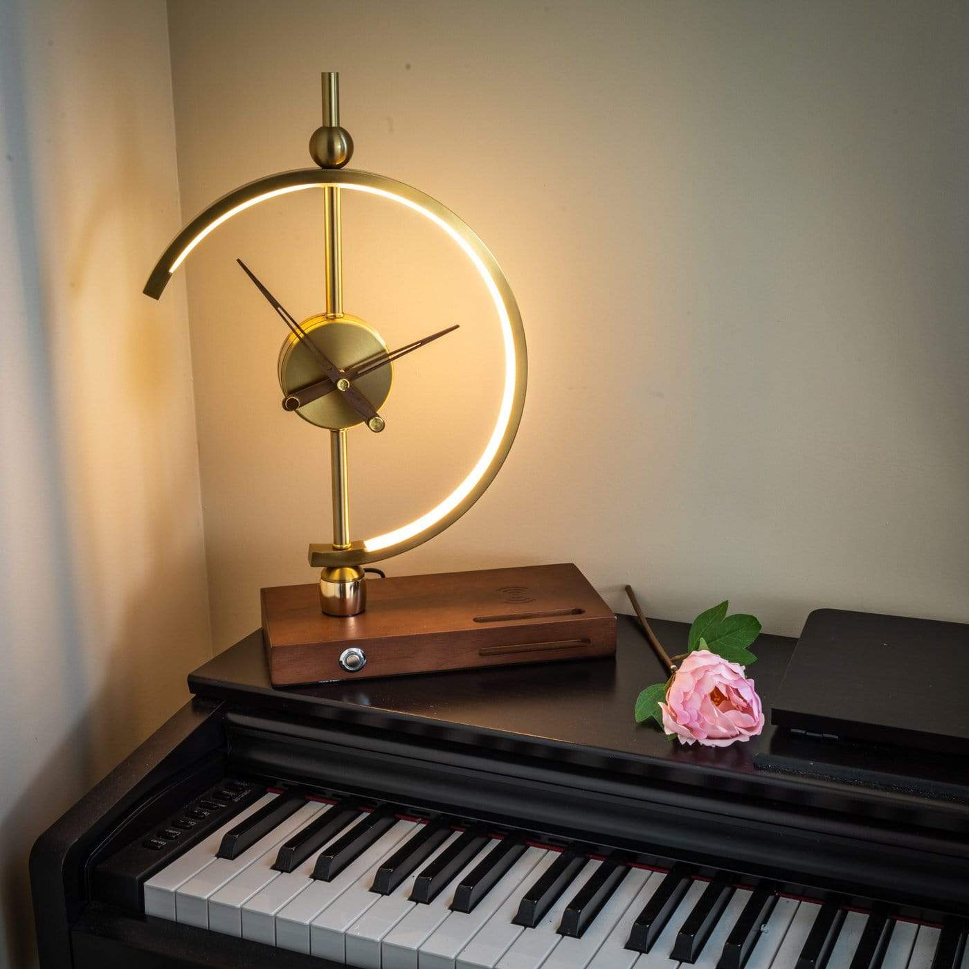 Garduru Luxe Tischlampe – Kunstvolle Beleuchtung mit zeitlosem Design