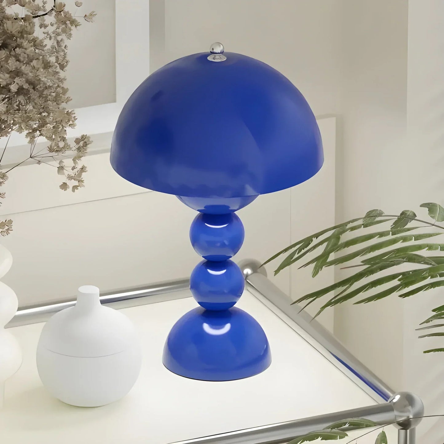 Moderne geometrische Tischlampe - Stilvolles skandinavisches Design mit buntem Fuß