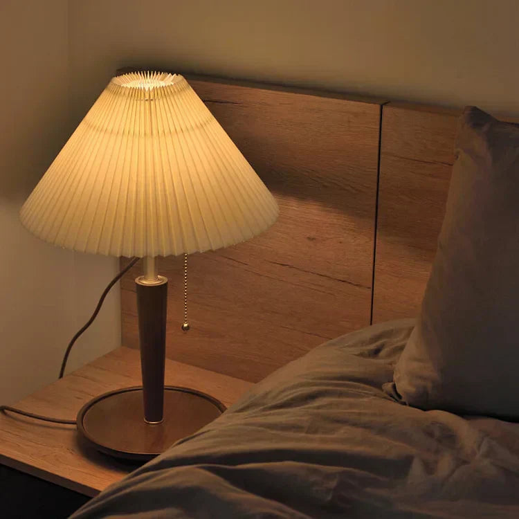 Garduru Faltbare Holz Tischlampe – Zeitlose Eleganz mit warmem Licht
