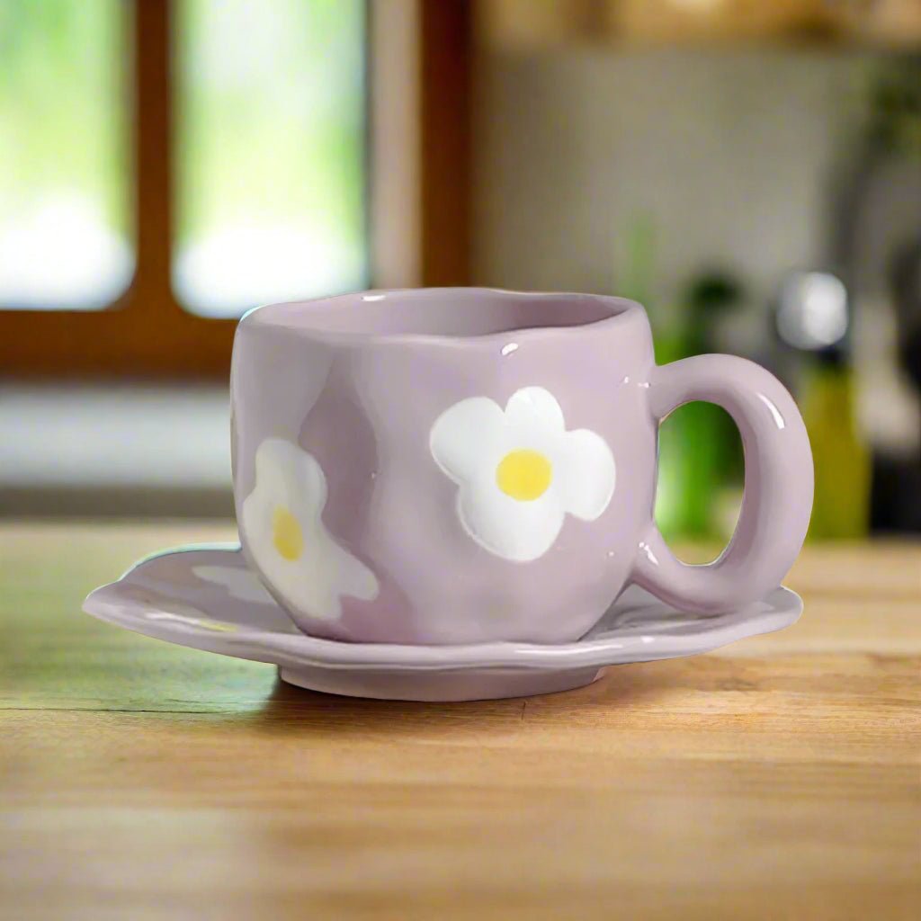 Musterhafte Keramiktasse & Untertassen-Set