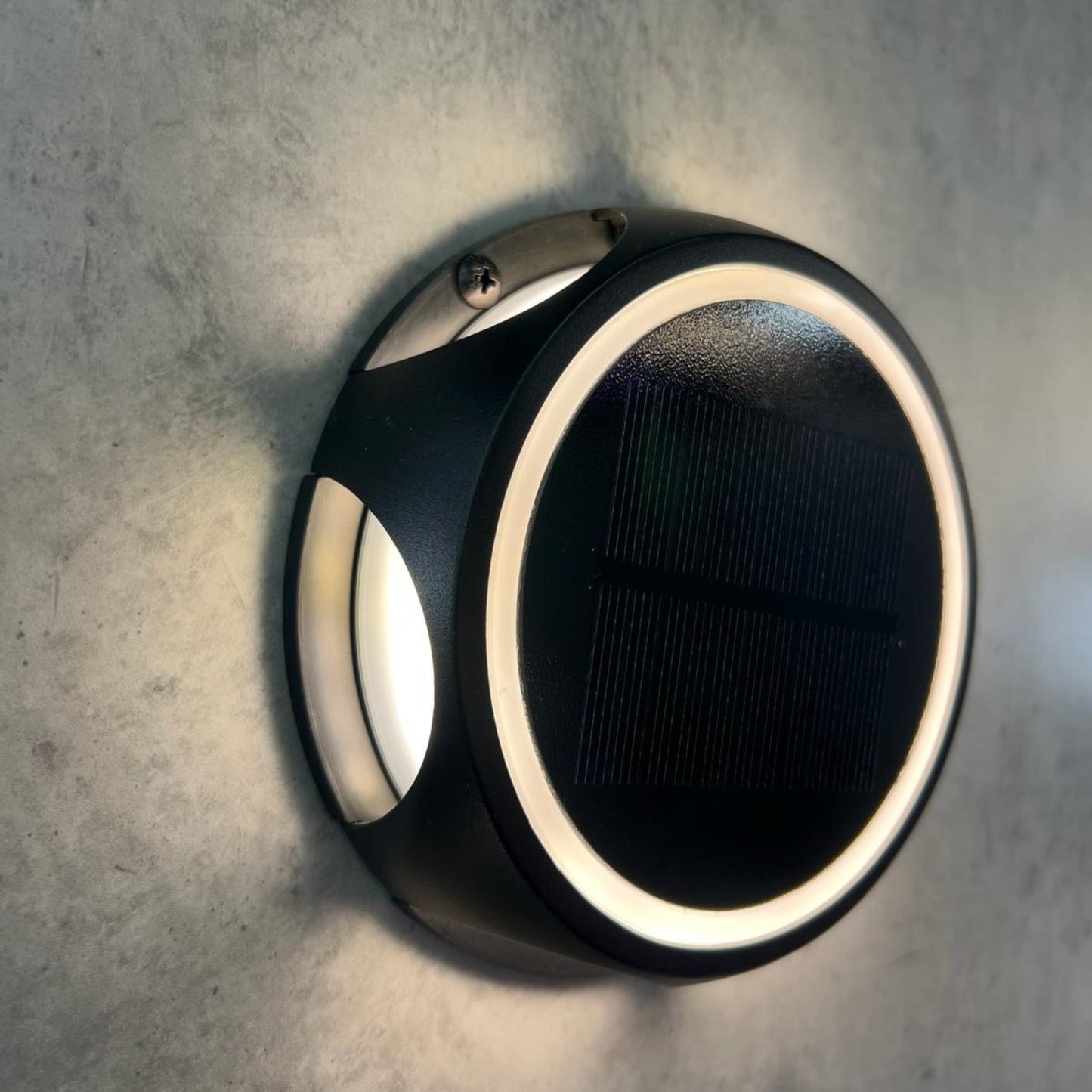 Solar-LED-Außenlampe für Gartenbeleuchtung und Wege - Energieeffizient und nachhaltig