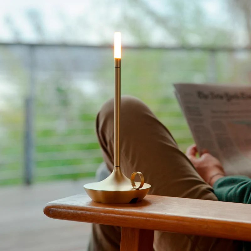 Lampe Giavi - Zeitgenössische Eleganz und warme Atmosphäre mit dimmbarem Licht