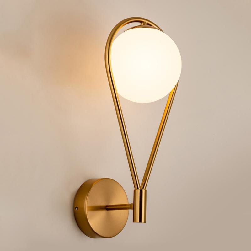 RoyaleGlow Elegante Metallrahmen Glas Ball Wandleuchte - Moderne Wohnbeleuchtung