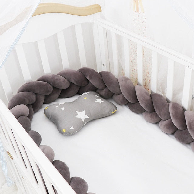 {RÄUMUNGSVERKAUF} Geknotete Bettumrandung für Kinderbett