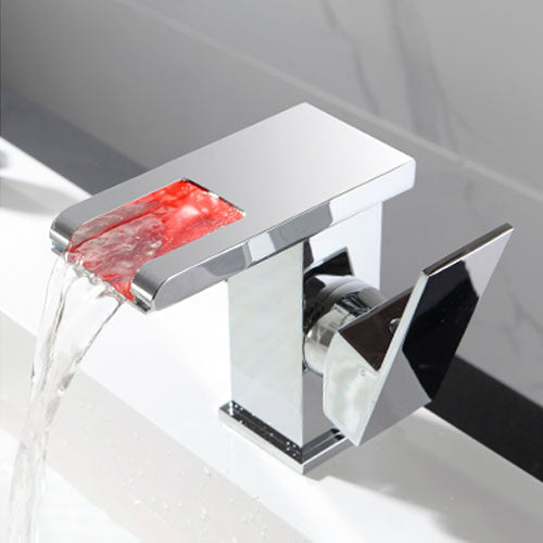 Modernes Badezimmer-Highlight – LED-Wasserhahn mit farbiger Beleuchtung