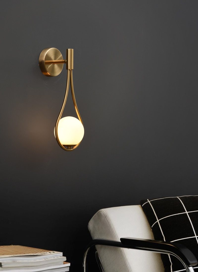 Royaleva Nordic Glas Globe Wandlampe - Messingbeschichtet, moderne Eleganz für jeden Raum