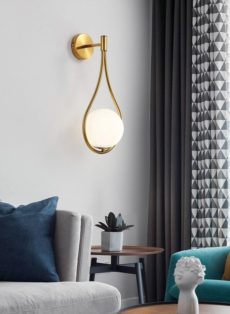 Royaleva Nordic Glas Globe Wandlampe - Messingbeschichtet, moderne Eleganz für jeden Raum