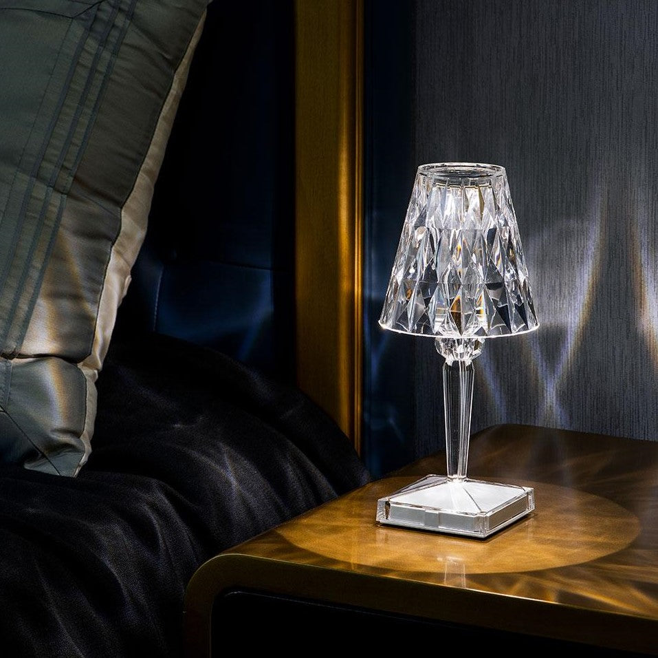 Elegante Tischlampe für moderne Innenräume | CrystalGlow