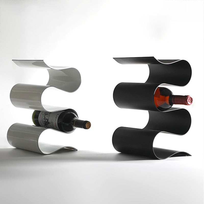 VinoFlow – Stylischer Metall-Weinregal mit elegantem wellenförmigem Design für 4 Flaschen