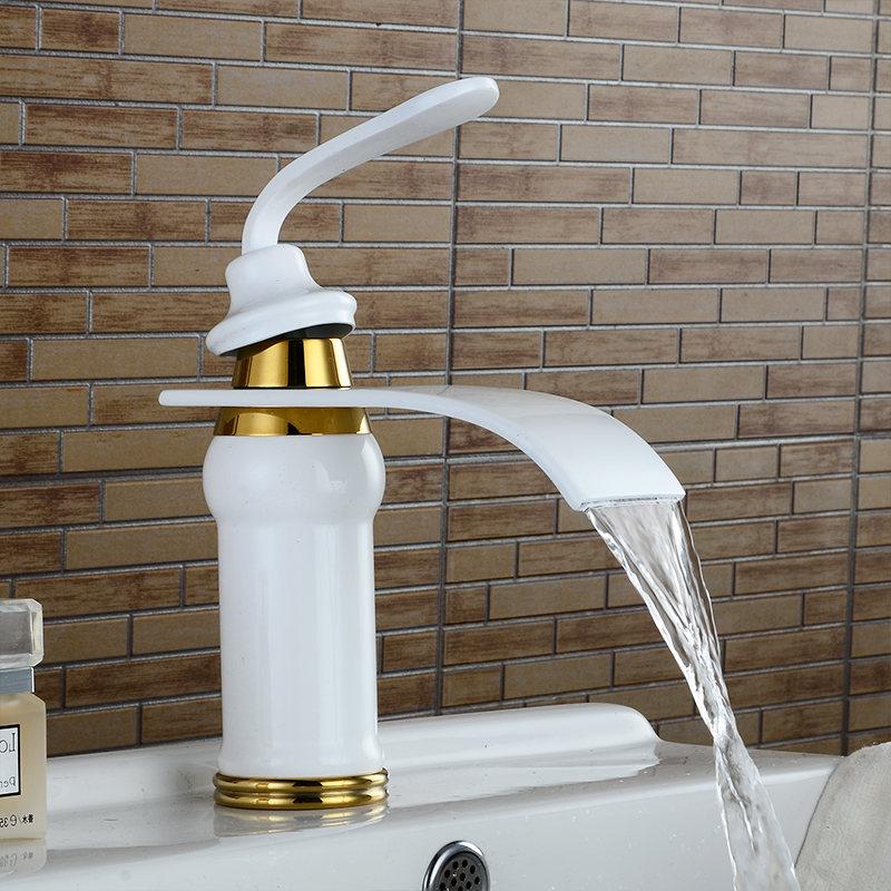 Garduru Vintage Wasserfallarmatur | Badezimmer-Wasserhahn im klassischen Design | Hochwertige Verarbeitung | Stilsichere Eleganz
