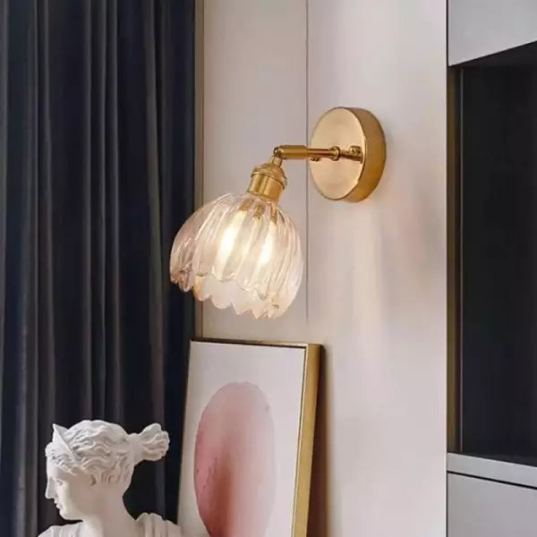 PetalShine - Retro Wandlampe in Blumenform