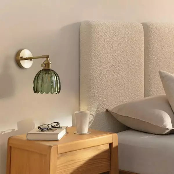 PetalShine - Retro Wandlampe in Blumenform