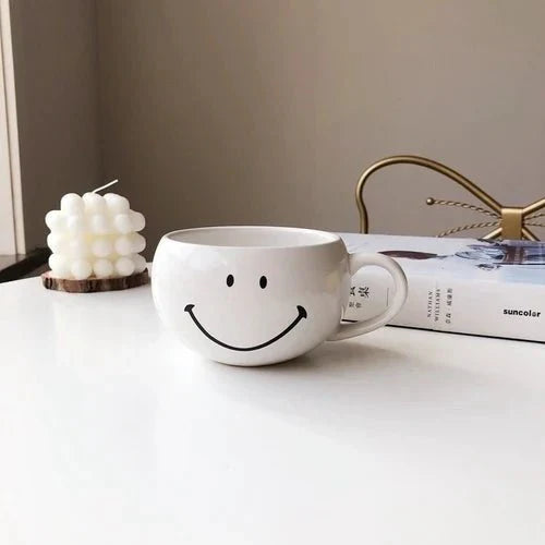 JoySip – Verspielt Keramiktasse mit Smiley-Gesicht für einen glücklichen Start